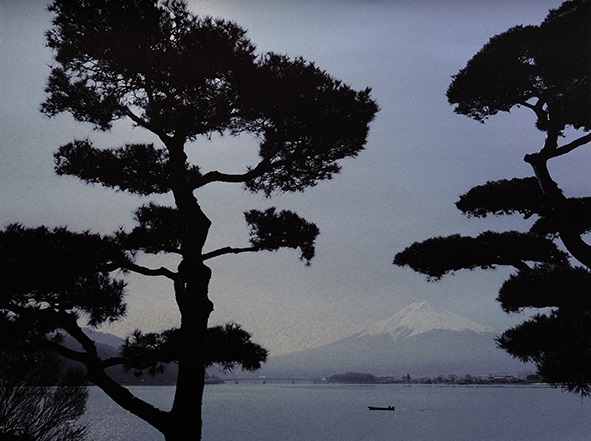 Pine and Mt.Fuji (Kawaguchi-ko Lake) ©Mineko Orisaku Pine and Mt.Fuji (Kawaguchi-ko Lake) ©Mineko Orisaku