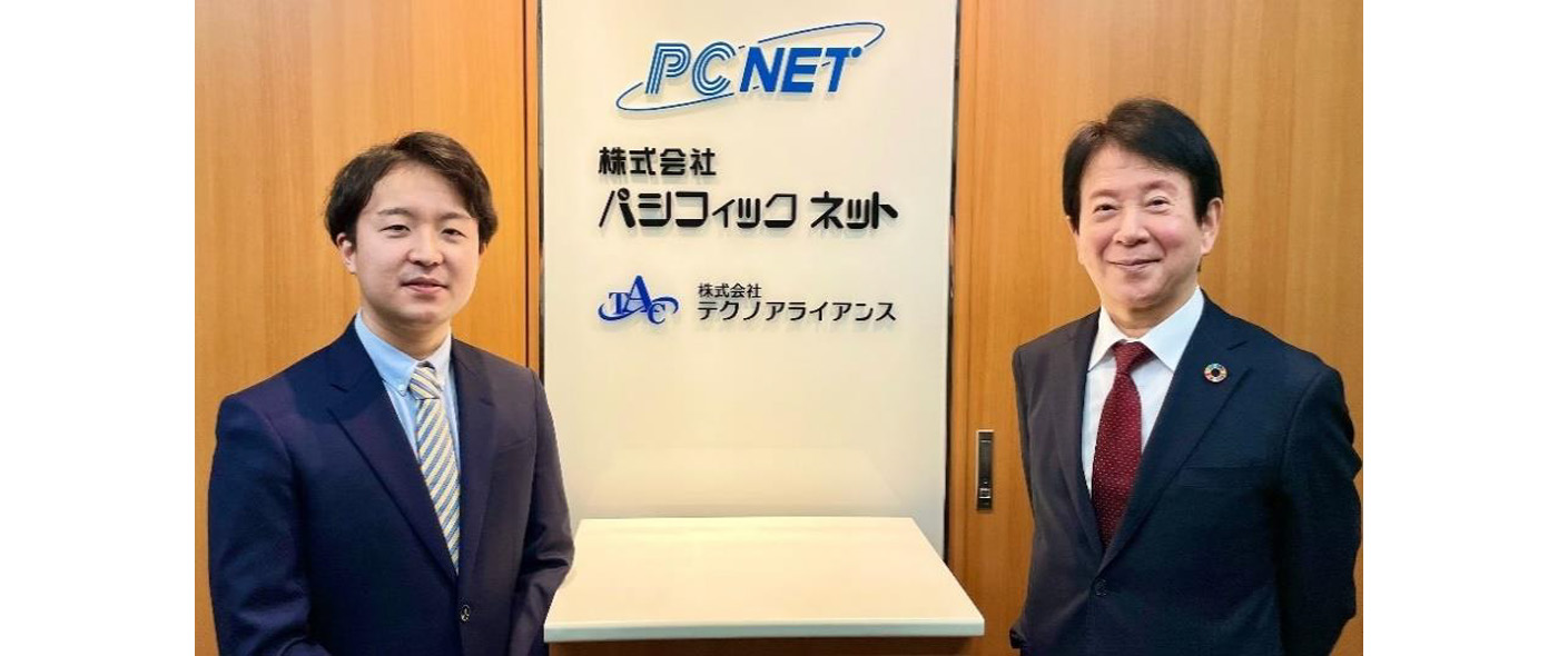 左:NPO法人CLACK理事長 平井氏、右:代表取締役社長 上田 左:NPO法人CLACK理事長 平井氏、右:代表取締役社長 上田