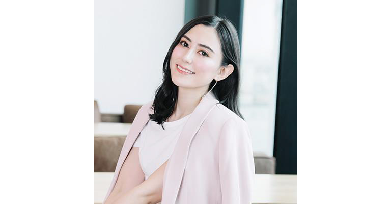mederi 代表 坂梨亜里咲 mederi 代表 坂梨亜里咲