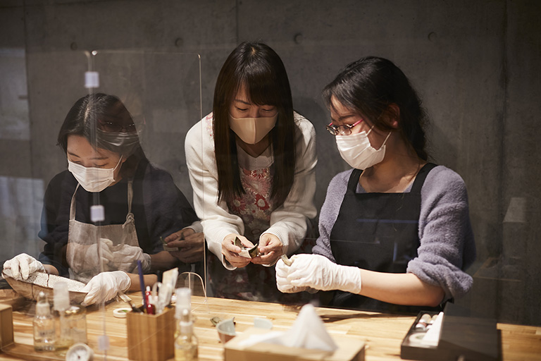 ※写真は広尾店でのお教室の様子です。 ※写真は広尾店でのお教室の様子です。